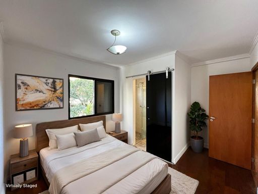 Suíte VIRTUALLY STAGED Apartamento à Venda no Edifício Solar das Palmeiras, na Vila Mariana, em São Paulo