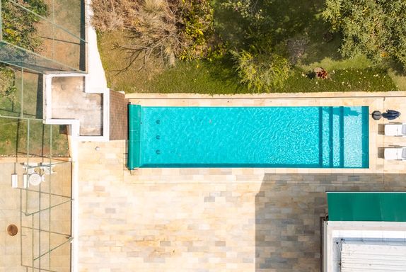 Piscina da mansão à venda no Condomínio Lagos de Shanadú, em Indaiatuba-SP