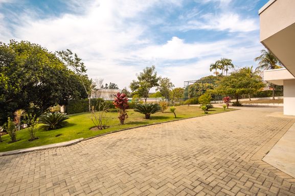 Área externa da mansão à venda no Condomínio Lagos de Shanadú, em Indaiatuba-SP