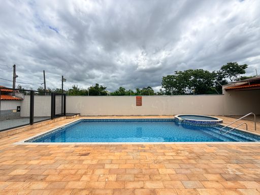 Piscina condomínio