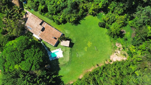 Vista aérea da casa à venda no Condomínio Colinas do Mosteiro de Itaici, em Indaiatuba