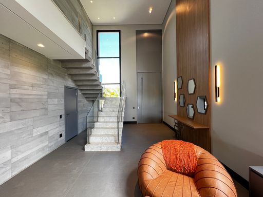 Entrada da Mansão à venda no Campo de Toscana, em Vinhedo-SP