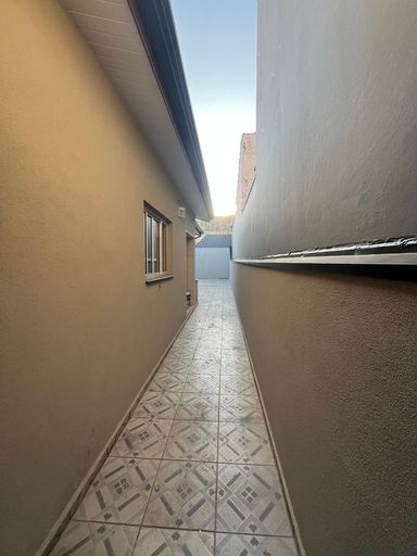 Corredor lateral da Casa à venda no Residencial Santo Stefano, em Salto/SP