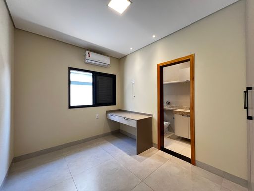 Suíte 2 da casa à venda no Condomínio Lagos D'Icaraí, em Salto-SP