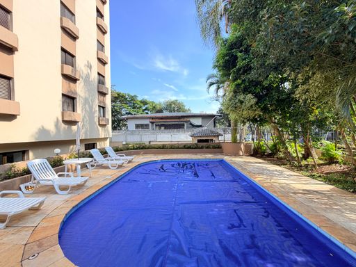 Piscina do prédio