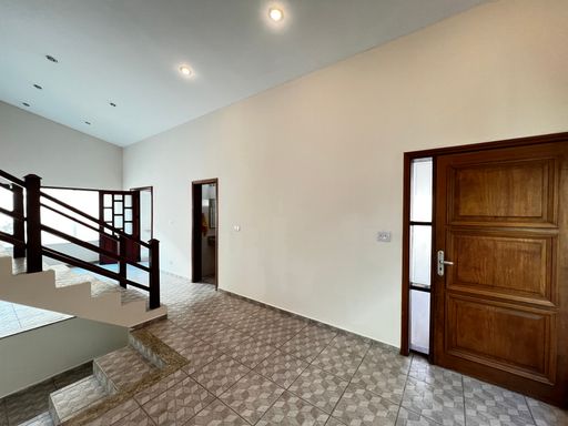 Entrada da casa para locação no Condomínio Milioni, em Salto/SP