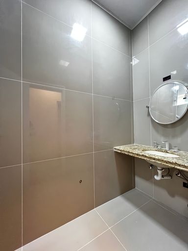 Banheiro social da casa para locação no Condomínio Milioni, em Salto/SP