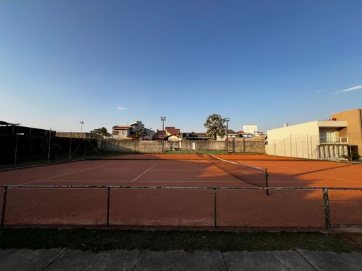 Quadra de Saibro do Condomínio Milioni, em Salto/SP