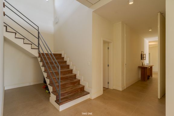 Sala da mansão à venda no Lagos de Shanadú, em Indaiatuba-SP