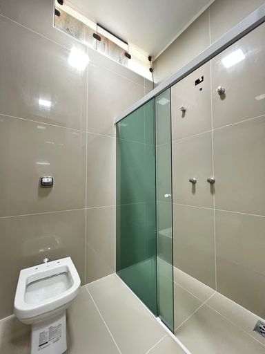 Banheiro social da casa para locação no Condomínio Milioni, em Salto/SP