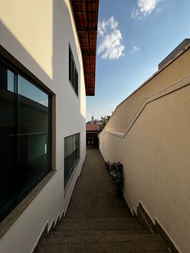 Corredor Externo da casa para locação no Condomínio Milioni, em Salto/SP