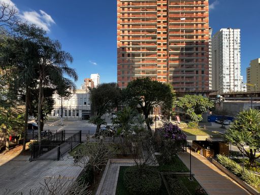 Varanda Apartamento à Venda no Edifício Solar das Palmeiras, na Vila Mariana, em São Paulo