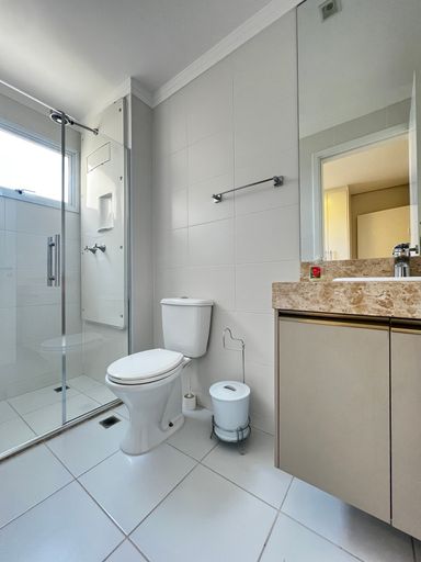 Banheiro demi-suíte do apartamento à venda no Ilha do Mediterrâneo, em Itu-SP