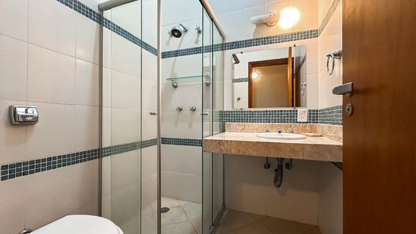 Suíte da casa à venda no Condomínio Colinas do Mosteiro de Itaici, em Indaiatuba