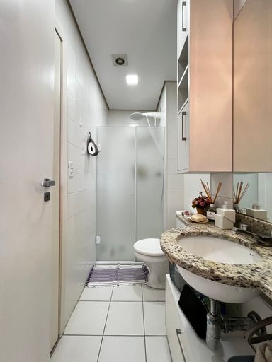 Lavabo do apartamento à venda na Vila Gumercindo, em São Paulo