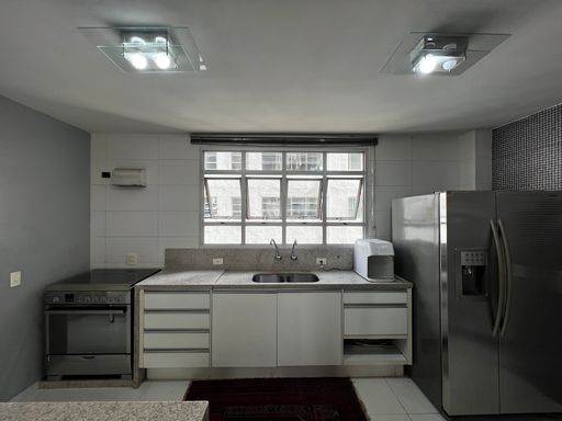 Cozinha do Apartamento à Venda no Edifício Renata, no Jardim Paulista, em São Paulo/SP