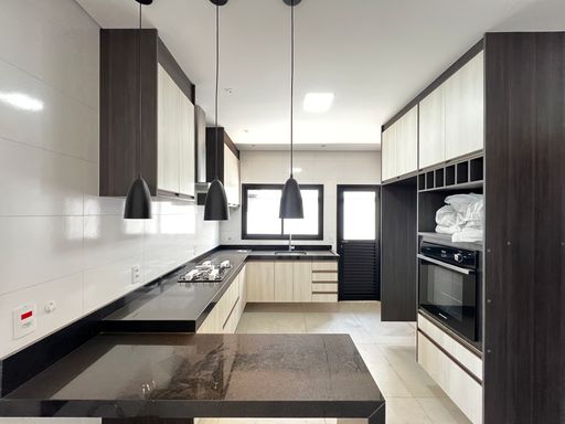 Cozinha da casa à venda no Condomínio Lagos D'Icaraí, em Salto-SP