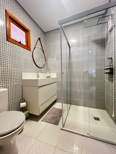 Banheiro suíte térrea Casa Sede do Haras à venda no Condomínio Santa Filomena, em Salto/SP