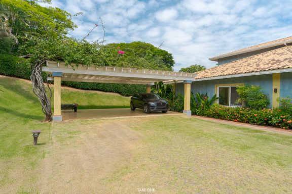 Garagem da mansão à venda no Lagos de Shanadú, em Indaiatuba-SP