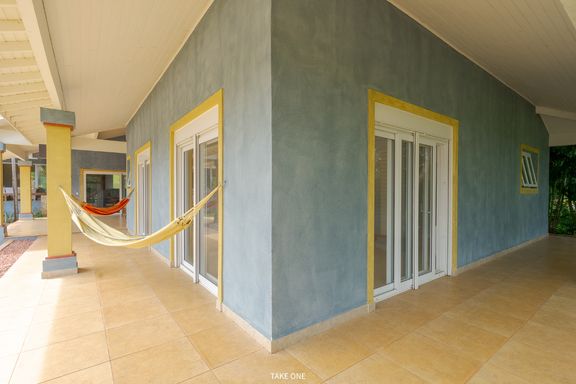 Varanda da mansão à venda no Lagos de Shanadú, em Indaiatuba-SP