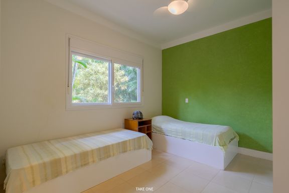 Suíte da mansão à venda no Lagos de Shanadú, em Indaiatuba-SP