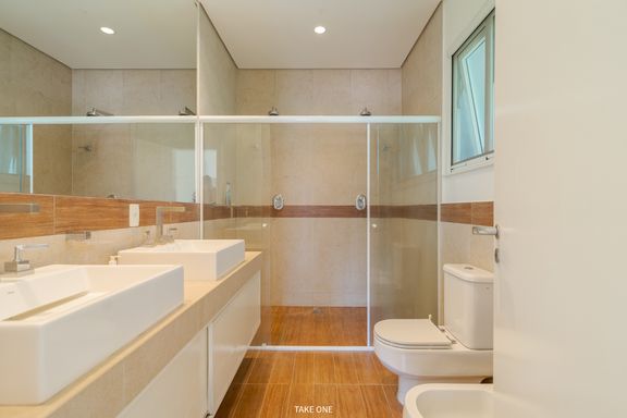 Suíte da mansão à venda no Lagos de Shanadú, em Indaiatuba-SP