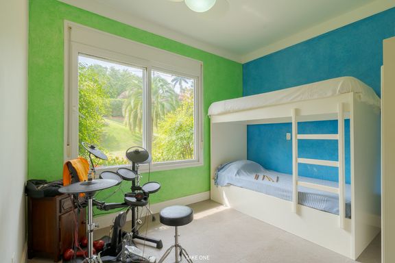 Suíte da mansão à venda no Lagos de Shanadú, em Indaiatuba-SP