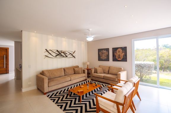 Sala da mansão à venda no Condomínio Lagos de Shanadú, em Indaiatuba-SP