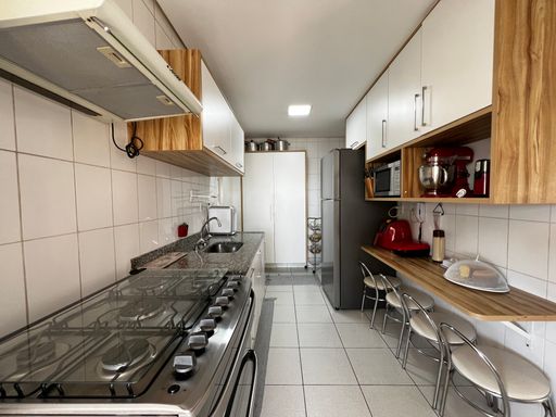 Cozinha do apartamento à venda na Vila Gumercindo, em São Paulo
