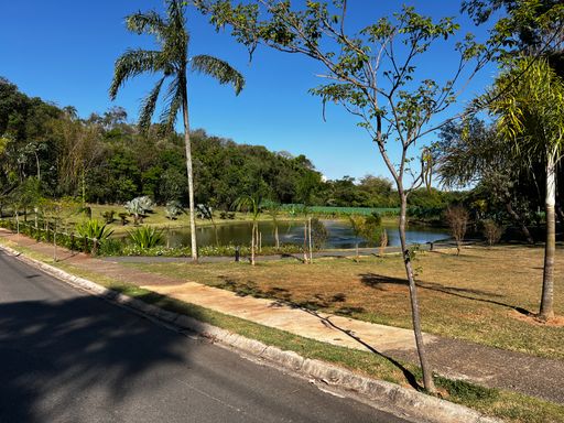 Lago do Condomínio Helvetia Park, em Indaiatuba-SP
