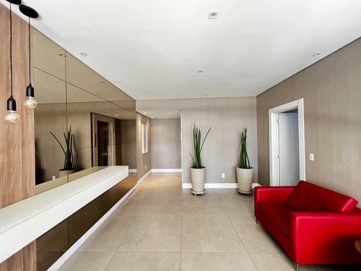 Hall social do prédio do apartamento à venda na Vila Gumercindo, em São Paulo