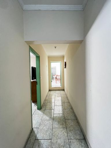 Corredor interno da Casa Comercial à venda em Salto/SP