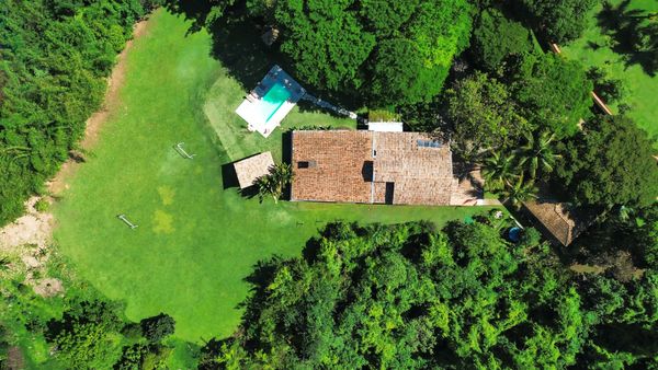Vista aérea da casa à venda no Condomínio Colinas do Mosteiro de Itaici, em Indaiatuba