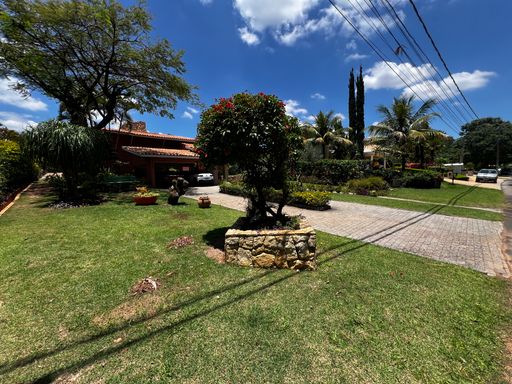Fachada da casa à venda no condomínio Monte Belo, em Salto-SP