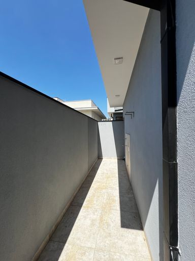 Quintal da suíte 3 da casa à venda no Condomínio Lagos D'Icaraí, em Salto-SP
