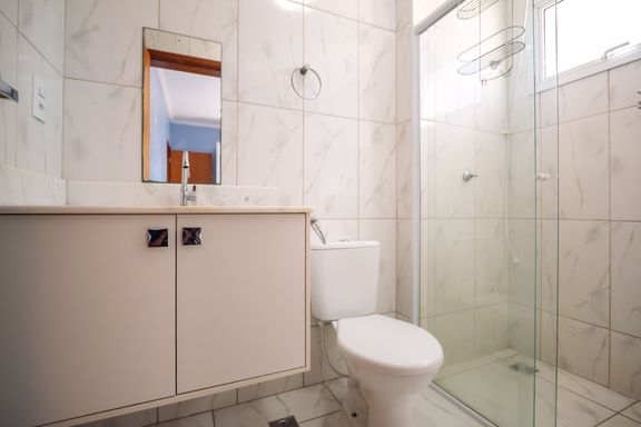 Banheiro do apartamento à venda no Edifício Matisse, em Salto/SP