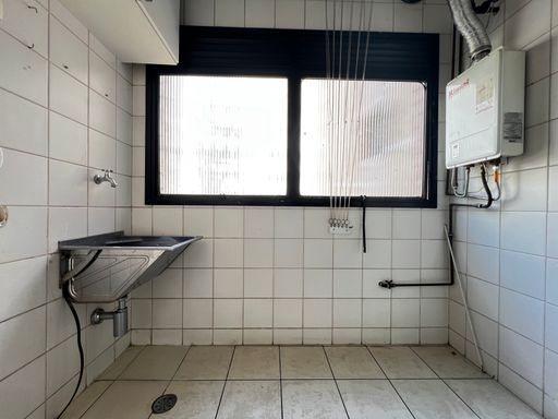 Área de Serviço Apartamento à Venda no Edifício Solar das Palmeiras, na Vila Mariana, em São Paulo