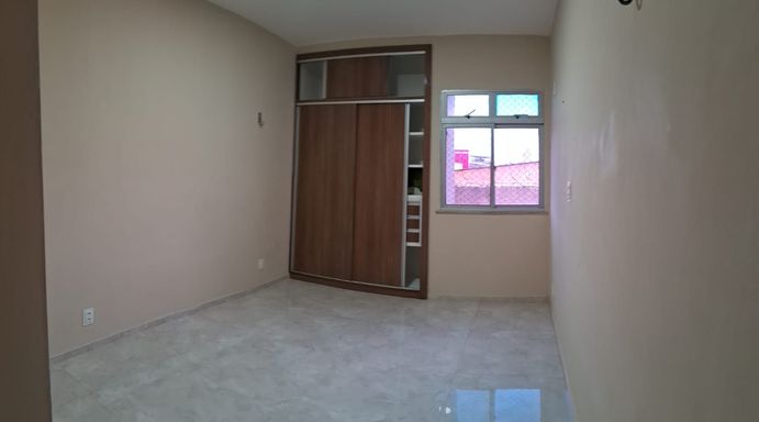 Quarto com closet/armário