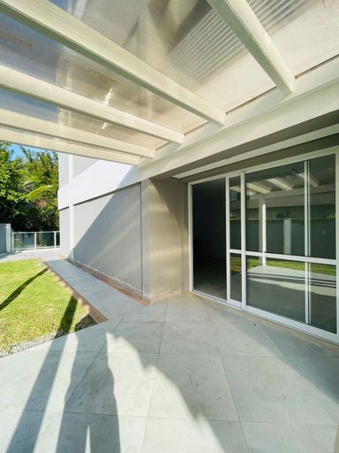 Acesso da sala ao jardim