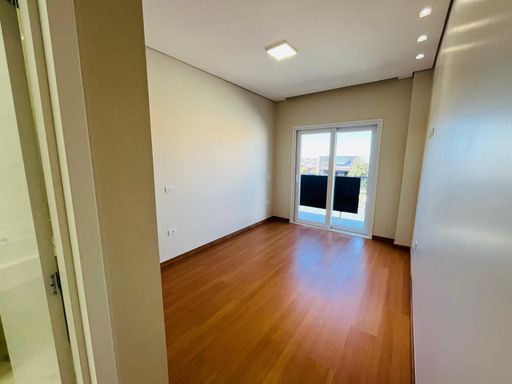 Amplas suítes com sacada