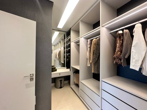 CLOSET DA SUÍTE MASTER