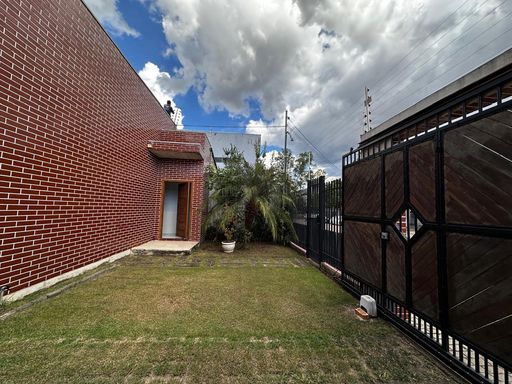 Casa e/ou ponto comercial