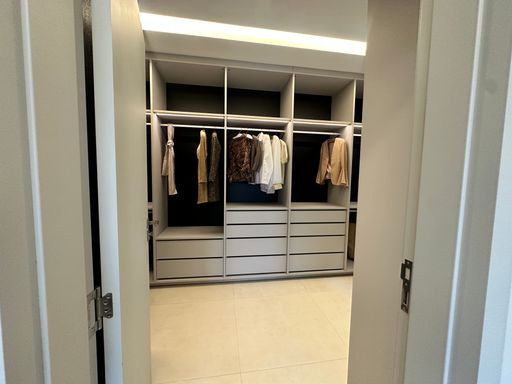 CLOSET DA SUÍTE MASTER