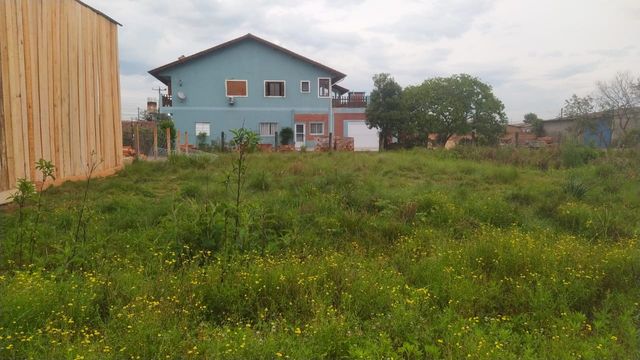 vista total do terreno
Prédio está no terreno do vizinho