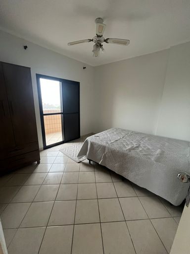 dormitório com sacada e vista mar privilegiada