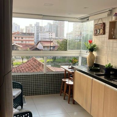 varanda gourmet envidraçada com vista livre e com cortina blackout