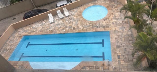 vista do andar da piscina adulto e infantil