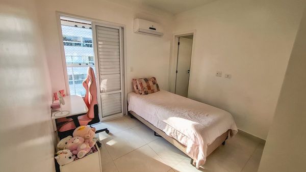 ampla suíte 2, com acesso a varanda gourmet