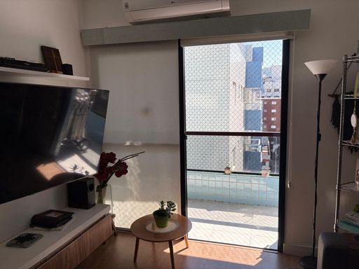 sala ampla 2 ambientes com acesso a sacada