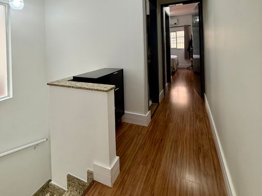 acesso ao corredor dos dormitórios